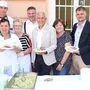 Vizebürgermeister Jürgen Pfeiler mit dem Organisationsteam des Lindenfestes