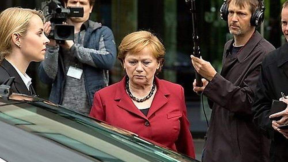Imogen Kogge verkörpert Angela Merkel im herausfordernden Sommer 2015