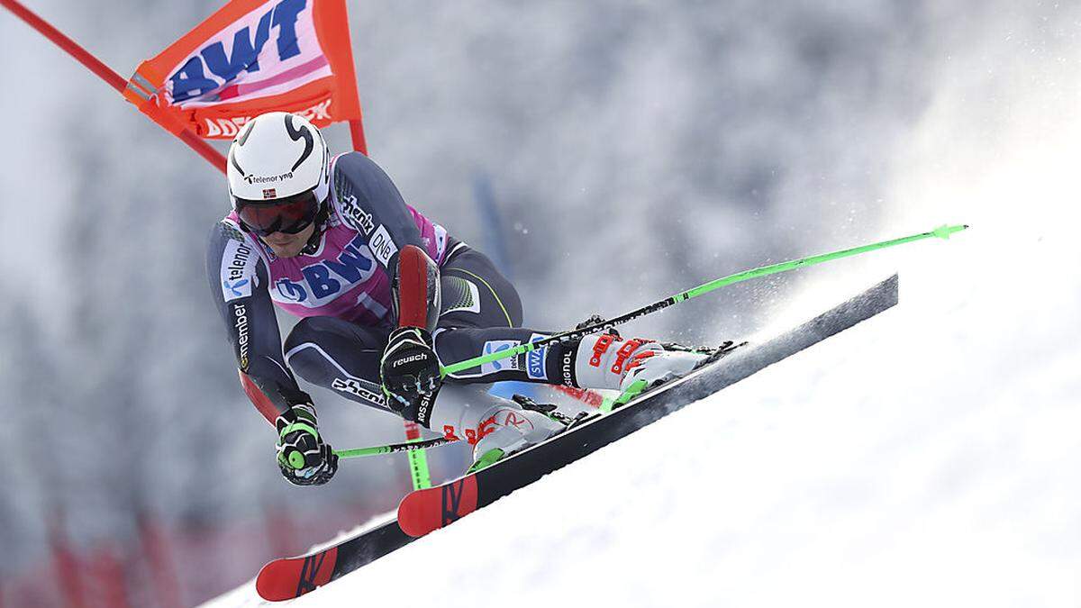 Henrik Kristoffersen liegt in Front