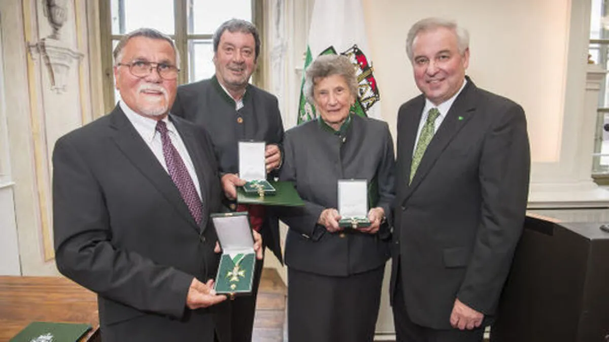 Manfred Wolf, Wolfgang Oswald, Erika Augustin und LH Hermann Schützenhöfer (v.l.) 
