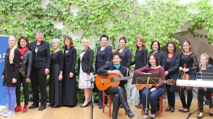Erfolgreiche Chöre aus Paris (Ego System) und Ljubljana (Kreativo), das Oktet Suha, der „Bleiberger Viergesang“, das Frauenensemble des Kulturvereines Drava sowie das „Dravograjski sekstet“ begeisterten beim 23. Festival Suha auf Schloss Neuhaus das zahlreich erschienene Publikum.