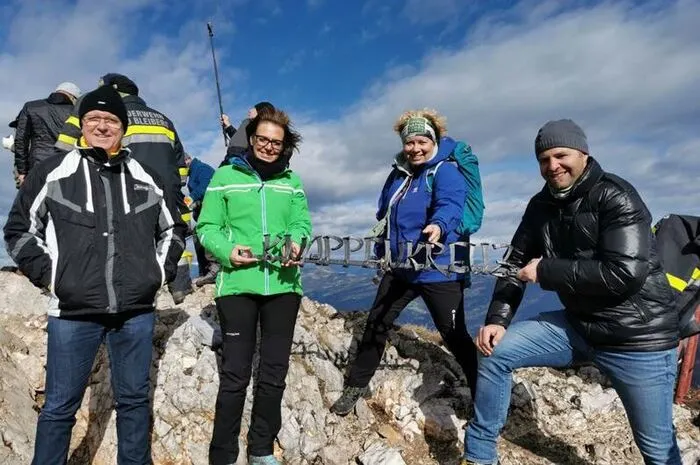 Bad Bleibergs Bürgermeister Christian Hecher, Villachs Vizebürgermeisterin und Naturparkreferentin Irene Hochstetter-Lackner, Stadträtin Katharina Spanring und Bleibergs Vizebürgermeister Gerald Almasy (von rechts)