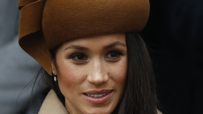 Prinz Harry (33) und seine Verlobte Meghan Markle (36) haben gemeinsam mit Königin Elizabeth II. am Montag an einem Weihnachtsgottesdienst im britischen Sandringham teilgenommen.