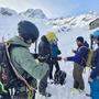 Vergangene Woche hat sich der Lawinenwarndienst Tirol mit verschiedenen Übungen am Stubaier Gletscher auf die neue Wintersaison vorbereitet