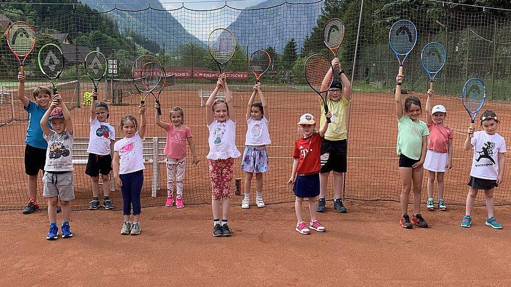 Mit Spaß und spielerisch werden die Kinder im Tennis-Kindergarten des WSV Eisenerz an den Sport herangeführt 