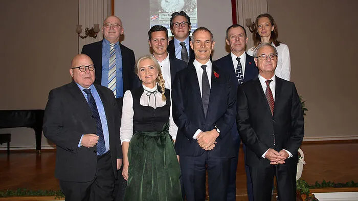 Pucker, Karner, Turner, Schlagholz (vorne von links),  Wadl, Fellner, Stermitz, Townsend und Ragger (hinten von links) 