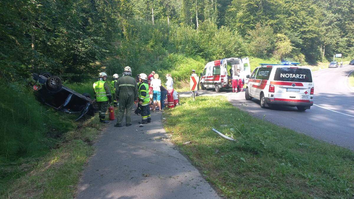 In einer S-Kurve am sogenannten Taxberg kam es zu dem Verkehrsunfall