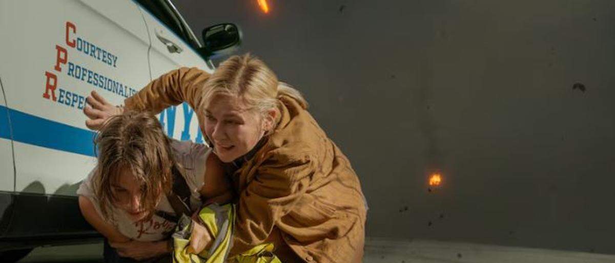 Kirsten Dunst und Cailee Spaeny in „Civil War“