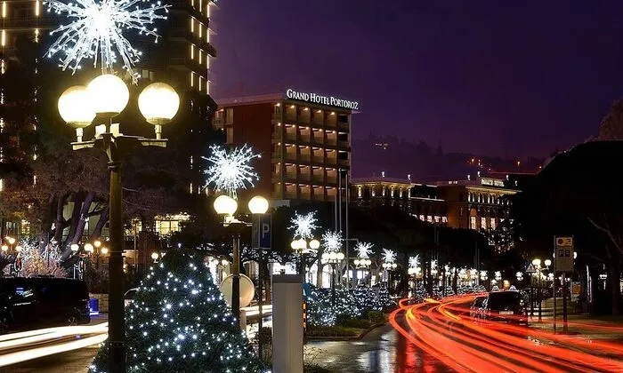 Festliche Stimmung im slowenischen Küstenort
