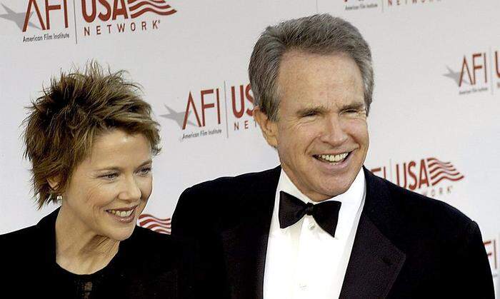 Mit seiner Frau Annette Bening 2005