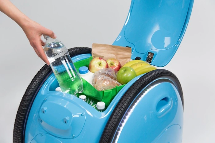Die kleinere Gita kann bis zu 18 Kilogramm Gewicht transportieren, Kilo bewegt mit einem Ladevolumen von 120 Litern rund 100 Kilo Beladung von A nach B.