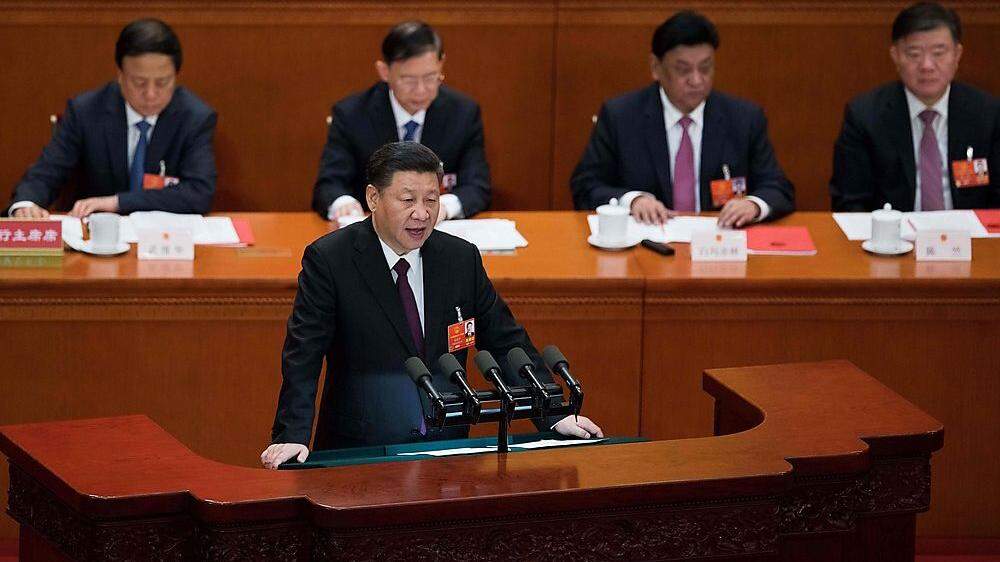 Xi vor dem Volkskongress