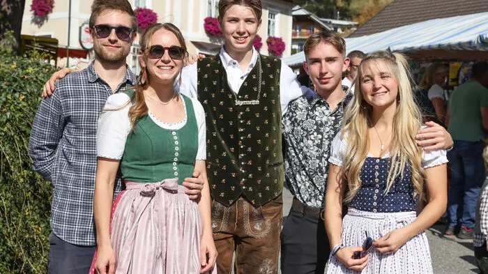 Arriach, Treffen und Innerteuchen stimmten den Kirchtag in Afritz am Sonntag mit einer Heiligen Messe, gehalten von Priester Sven Wege, ein.       