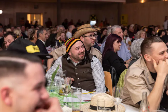 Da werden die Lachmuskeln des Publikums trainiert...