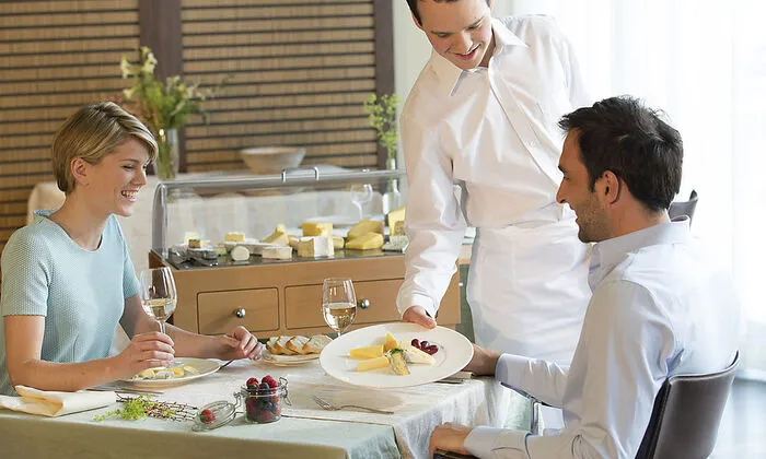 Auf die Reihenfolge kommt es an: Verschiedene Käsesorten sollten nie durcheinander gegessen werden Foto 