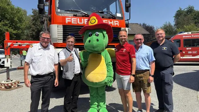 Das Dorffest der Freiwilligen Feuerwehr Großhartmannsdorf mit Wehrkommandant Karl Weber junior an der Spitze lockte eine Vielzahl an Gästen auf das Rüsthausgelände im Ortszentrum.