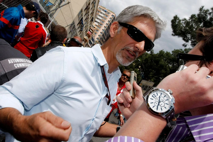Damon Hill (Formel-1-Weltmeister 1996): "Gut gemacht Nico. Zum Leben gehört mehr, als nur im Kreis herumzujagen. Respekt."  