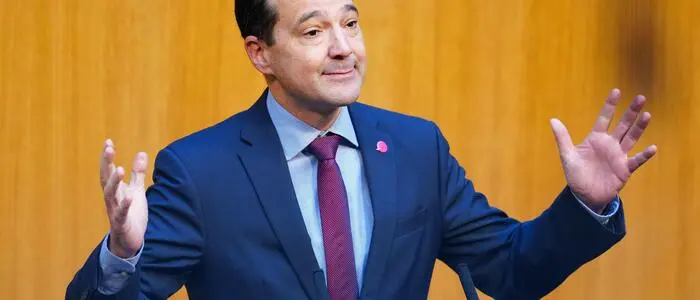 Der frühere Neos-Politiker Gerald Loacker bei einer Sitzung des Nationalrates  2023 im Parlament in Wien