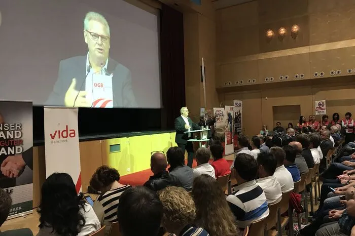 "So einen vollen Saal habe ich seit 25 Jahren nicht gesehen."