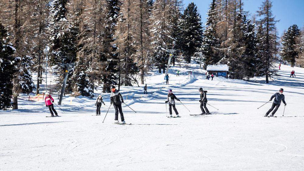 Bald wird man auf der Hochrindl wieder Skifahren können.