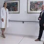 Verwaltungsdirektorin Andrea Samonigg-Mahrer und Kunstmäzen Wilhelm Weiss