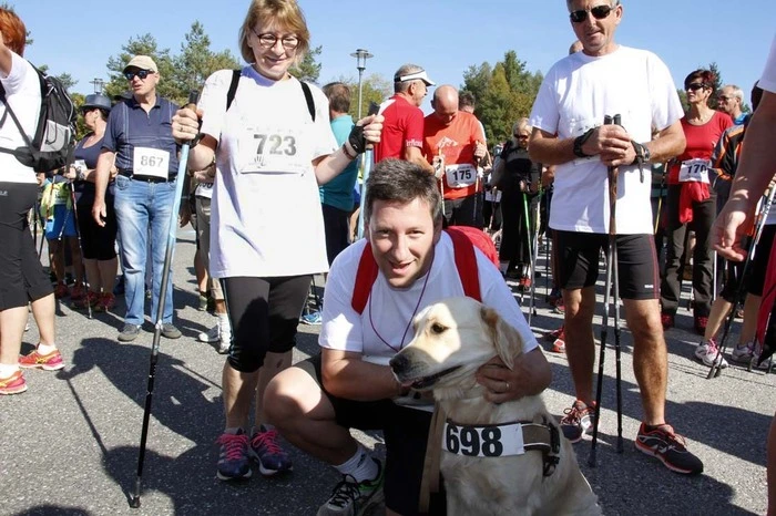 Bei diesem Lauffest ging alles auf zwei oder vier Beinen an den Start: Herrl mit Hund...