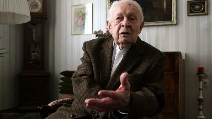 1969 musste Franz Olah, einst Innenminister und ÖGB-Präsident, ins Gefängnis: Er war wegen widmungwidriger Verwendung von Gewerkschaftsgeld verurteilt worden - gemeint war damit die finanzielle Unterstützung der "Kronen Zeitung" und der FPÖ.