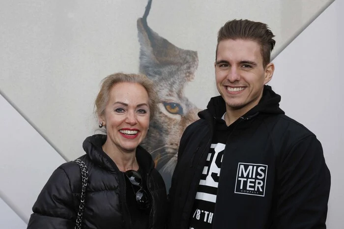 Zwei, die sich riechen können: Parfumierie-Lady Hannelore Hölbling und Ex-Mister-Austria Philipp Knefz