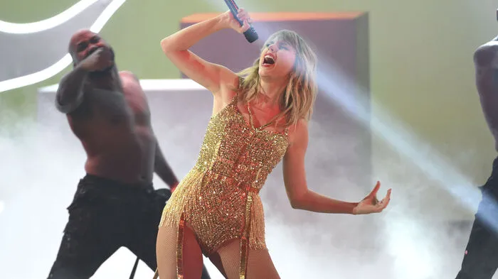 Die große Siegerin des Abends war Taylor Swift. Sie wurde bei der Gala in Los Angeles unter anderem als Künstlerin des Jahres ausgezeichnet und lieferte mit "Lover" das beliebteste Album des Jahres.