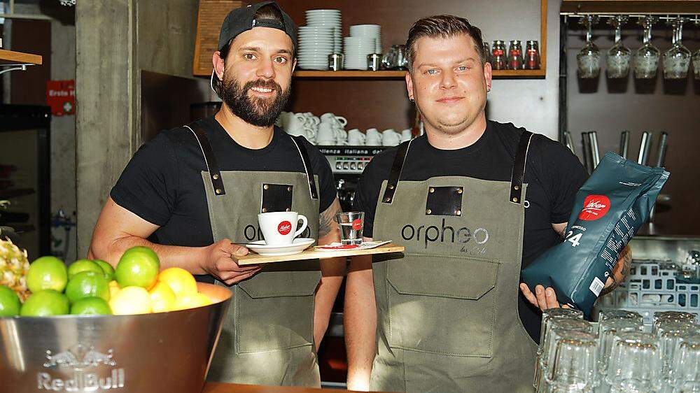 Mate Gerebics und Lukas Peinsitt (von links) wollen sich künftig voll und ganz auf das Café Orpheo im Trattlpark in Wolfsberg konzentrieren