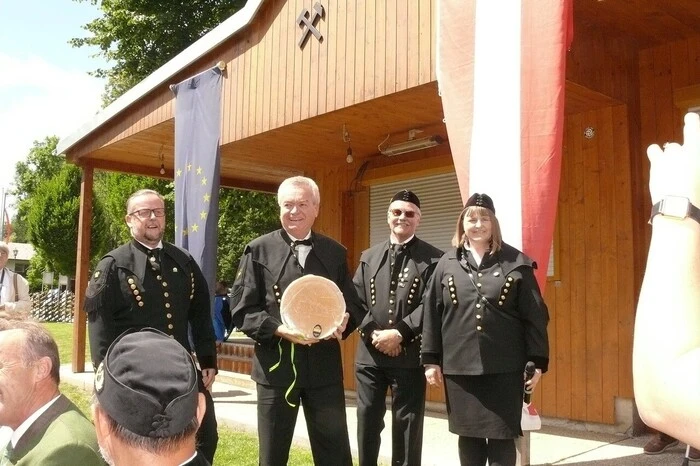 Unter den zahlreichen Festgästen war auch Landeshauptmannstellvertreter Anton Lang, der seine Glückwünsche überbrachte.