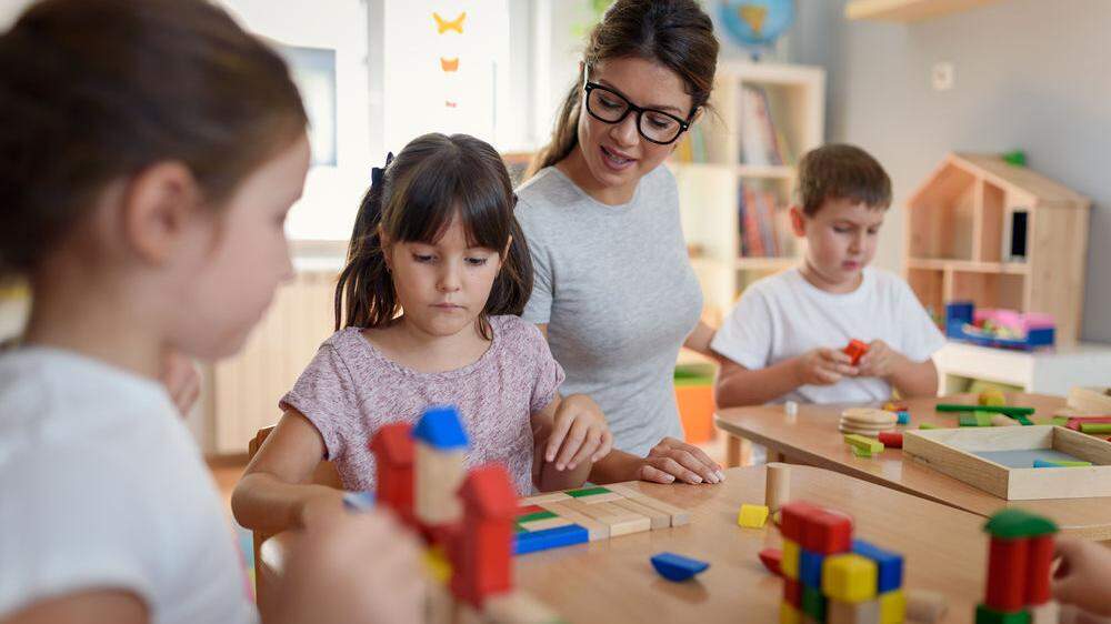 Bessere Arbeitsbedingungen für Kindergartenpädagoginnen gefordert