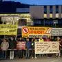 Eine Demonstration in Schladming? – wird es wohl nicht geben (Fotomontage: Das Bild zeigt Demonstranten aus Aussee und Stainach in Aigen)