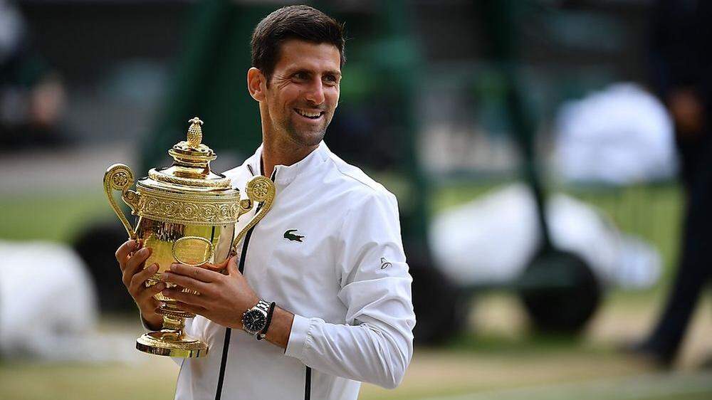 Novak Djokovic triumphierte in London gegen Roger Federer 