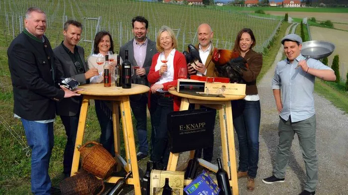 Historisches Foto - der Marktplatz Mittelkärnten wird von Ingrid Bachler und Mitstreitern 2016 aus der Taufe gehoben.
