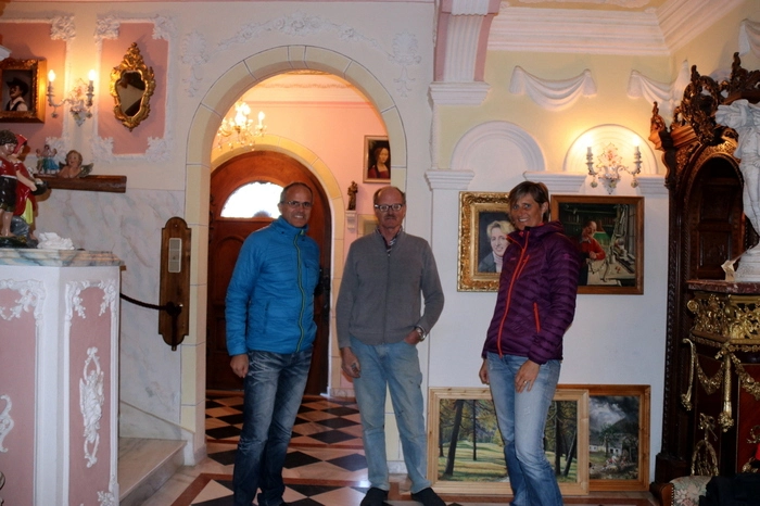 Besucher sind herzlich willkommen. Zeitungsreporter und Fernsehstationen gehen hier ein und aus. Auch ganze Filme sind schon im Schloss entstanden