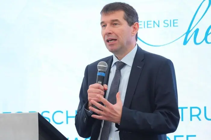 Vizerektor Helmut Antrekowitsch betonte die Wichtigkeit des Forschungszentrums