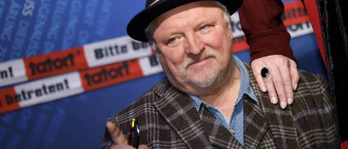 Schauspieler Axel Prahl ist einer der beliebtesten Tatort-Kommissare. Gemeinsam mit Jan Josef Liefers ermittelt er in Münster
