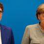 Annegret Kramp-Karrenbauer mit Merkel
