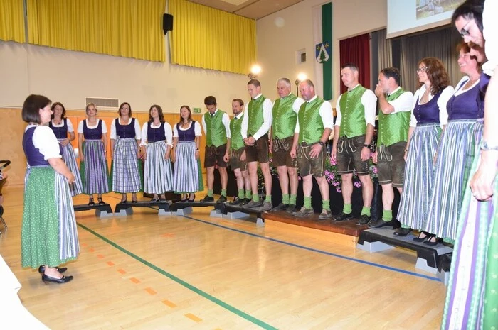 Der Sängerrunde "Kohlröserl Zeutschach" mit Chorleiterin Isabell Ehgartner fungierte als Gastchor.