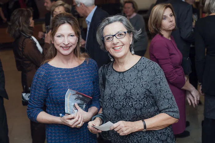 ... Elisabeth Freismuth, Juristin und ehemalige Rektorin der Kunstuniversität Graz (hier mit Schauspielhaus-Intendantin Iris Laufenberg) ...