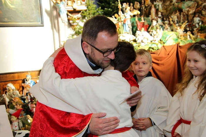 Bereits während der Messfeier wurde Pater Josua Gonsior zu seinem 40. Geburtstag beglückwünscht.