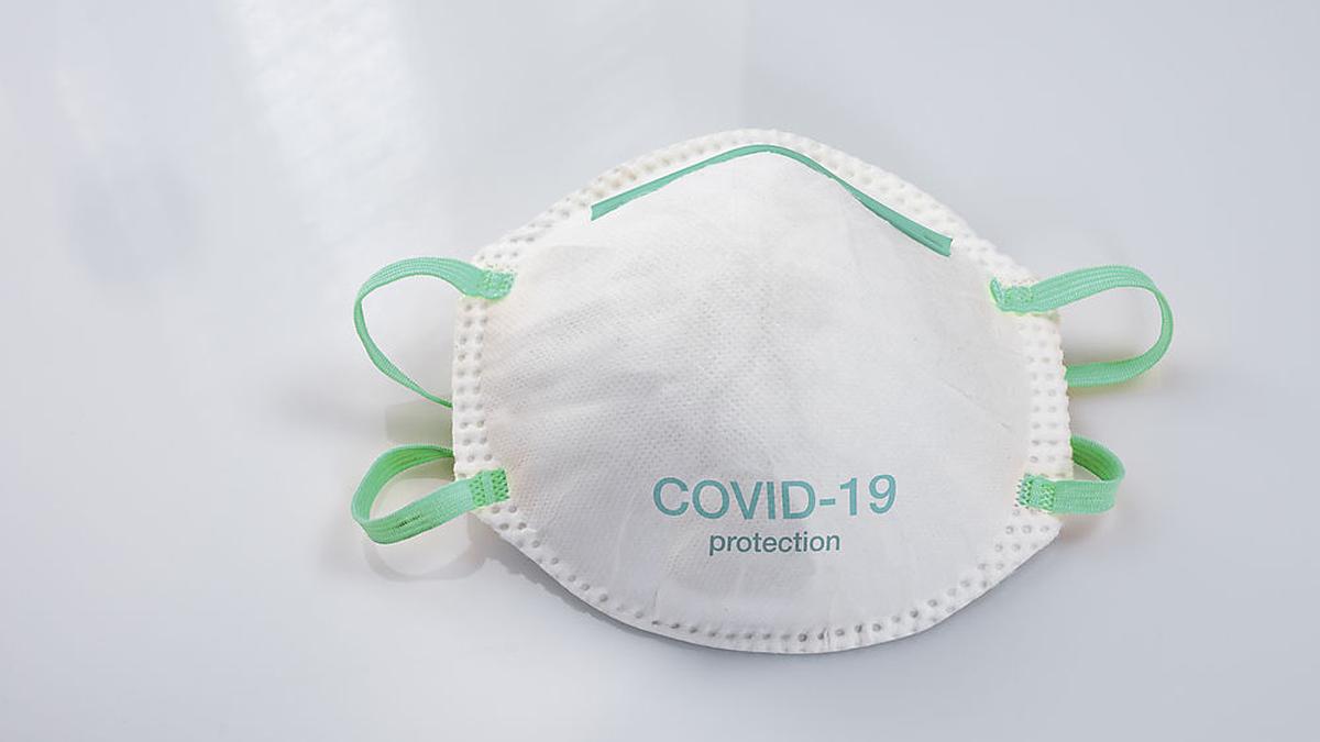 Vorgesehen ist die Verteilung von je zehn derartigen Masken an insgesamt 1,7 Millionen Personen im Alter von über 65 Jahren 