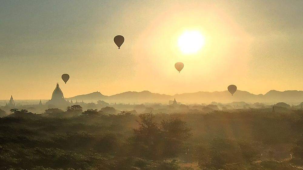 Am Morgen wird das Land in ein sanftes Licht getaucht, besonders Bagan entfaltet dann seine einzigartige Schönheit 