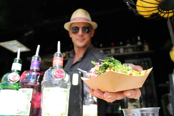Von amerikanischen Klassikern wie Burger mit Pommes über indisches Curry bis zur spanischen Paella - in der Vielfalt der Gerichteküche wird jeder fündig.