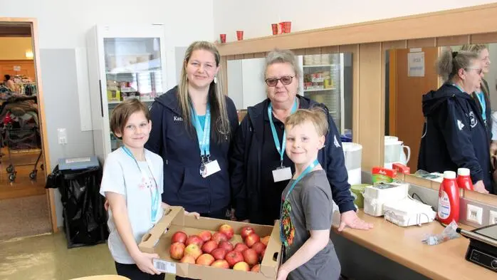 Das Team des Eltern-Kind-Zentrums Voitsberg mit Leiterin Katrin Kraxner und insgesamt 80 Helferinnen und Helfern hatten den 51. Baby- und Kinderbasar in den Stadtsälen Voitsberg perfekt organisiert.