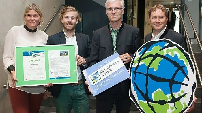 Anna Schwerzler, Daniel Ganzer mit Hotelinhaber und Vater Josef Ganzer und  Ekkehard Allinger-Cosollich 