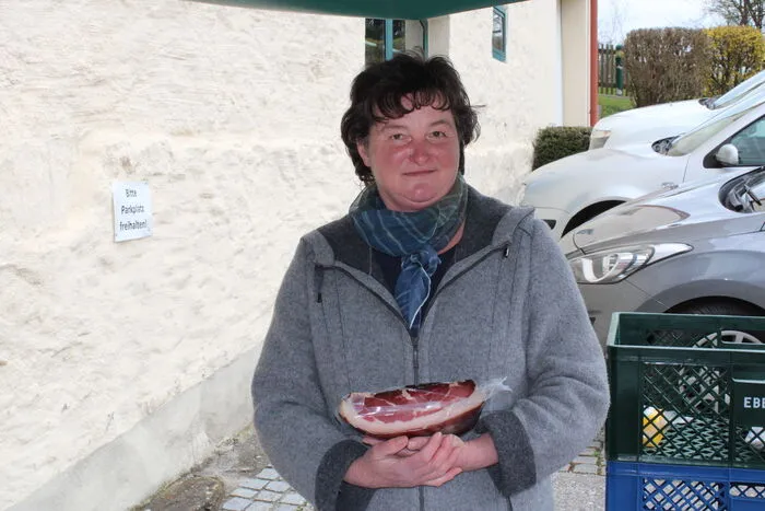 Von der schmackhaften Jause von dem Schwäbisch-Hällischen Schwein auf Stroh gehalten...