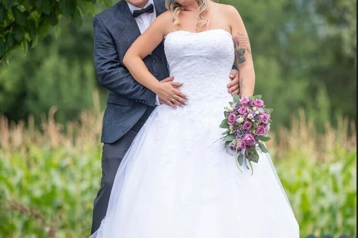 Natascha und Andreas Christandl aus Rollsdorf lernten sich im Jänner 2012 über Facebook kennen. Die beiden gaben sich am 13. August feierlich in St. Ruprecht an der Raab standesamtlich und kirchlich das Jawort. Das große Hobby des Ehepaares ist das gemeinsame Traktorfahren. Die Produktionsmitarbeiterin und der Maschinenbautechniker verbringen ihre Flitterwochen Ende des Jahres in Slowenien.