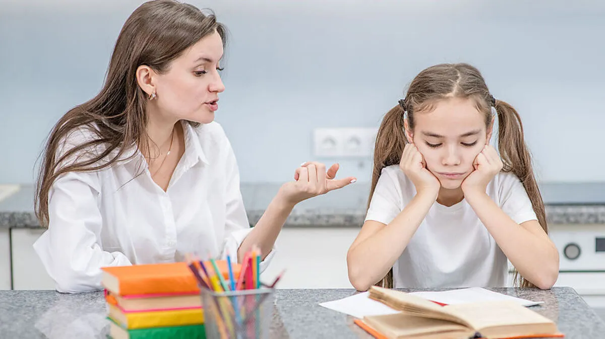 In vielen Familien bringt der Fernunterricht auch Streit in die eigenen vier Wände. 